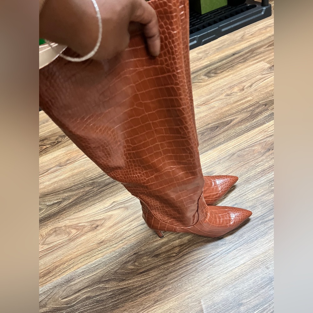 Brown women boots